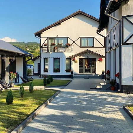 Hotel Casa Raira Barcani Zewnętrze zdjęcie